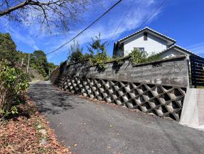 Before�@�����̂���������͏d�ʂ��傫���n�k���ɂ͓��H�ւ̓|�󃊃X�N������܂����B